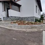 U špičáku Сasa de vacaciones